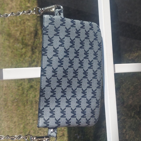 MICHAEL KORS Chain⛓️Strap Crossbody Bag - Picture 3 of 5